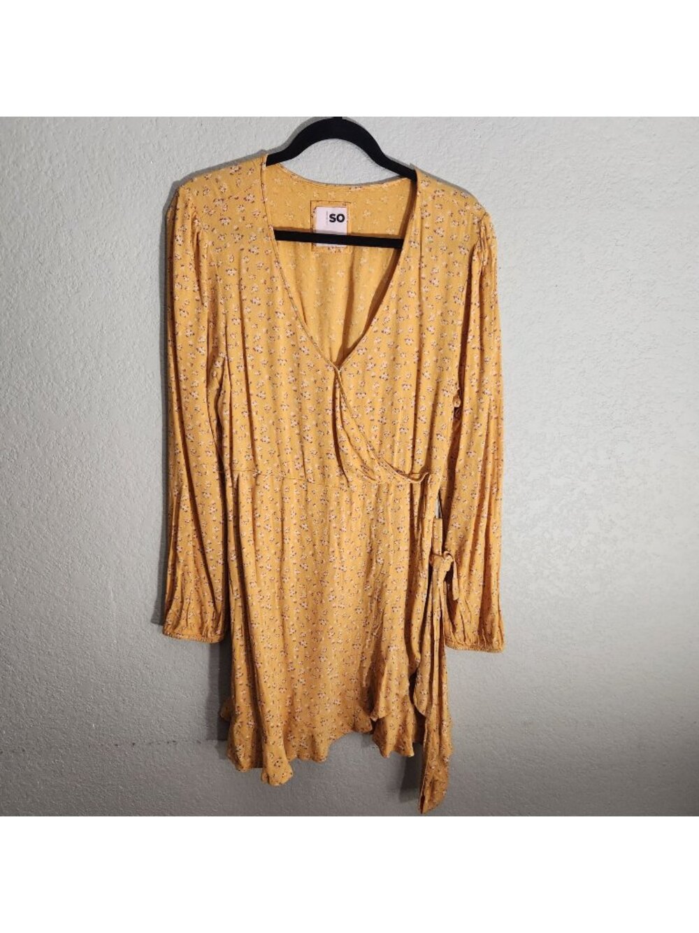 So Dress Womens Size L Yellow Floral Wrap Long Sleeves Ruffle